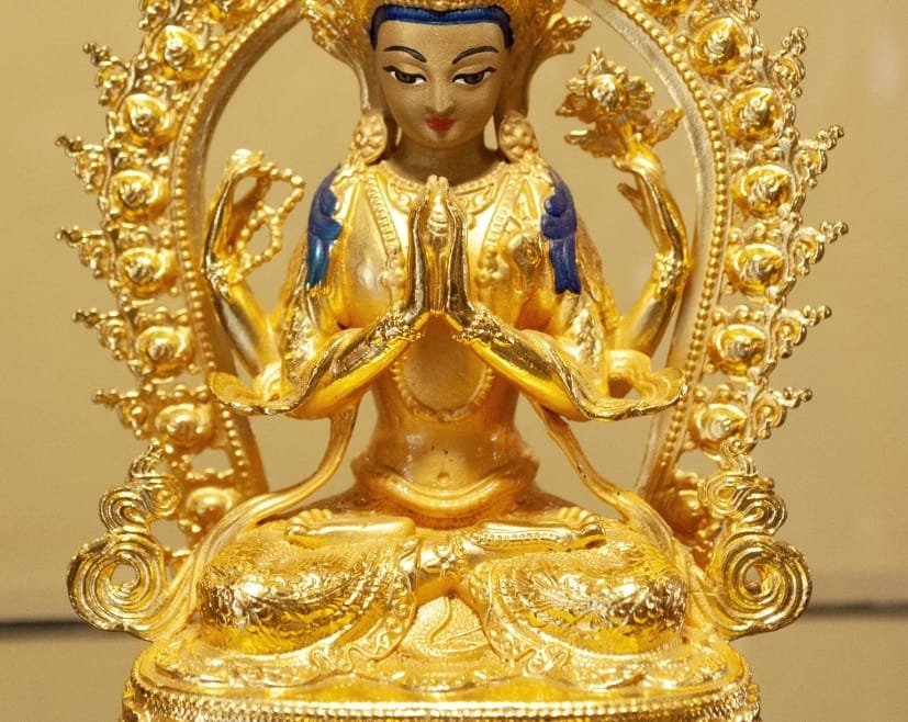 OBJETOS COTIDIANOS Y EXTRAORDINARIOS